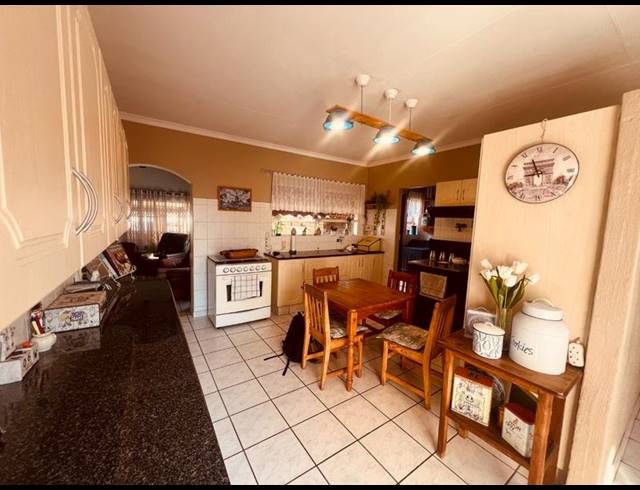 3 BEDROOM HOUSE FOR SALE IN NINAPARK